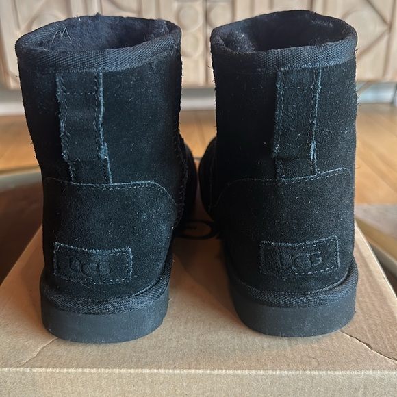 Ugg Classic Mini with side logo - Picture 2 of 6